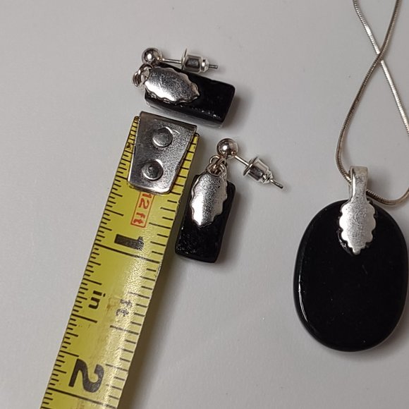 Very Awesome Colorful Plastic Necklace And Earring Set - Picture 11 of 12